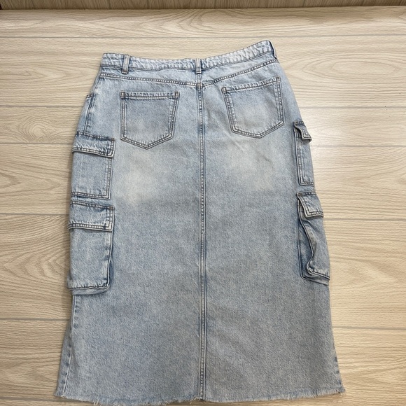 Broadway 38 Denim Light Wash Cargo Midi Front Slit Blue Denim Skirt Size 14 - Picture 11 of 11